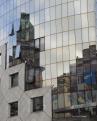 2025 0674 - (Vienne, Autriche) Reflet dans la Stephanplatz