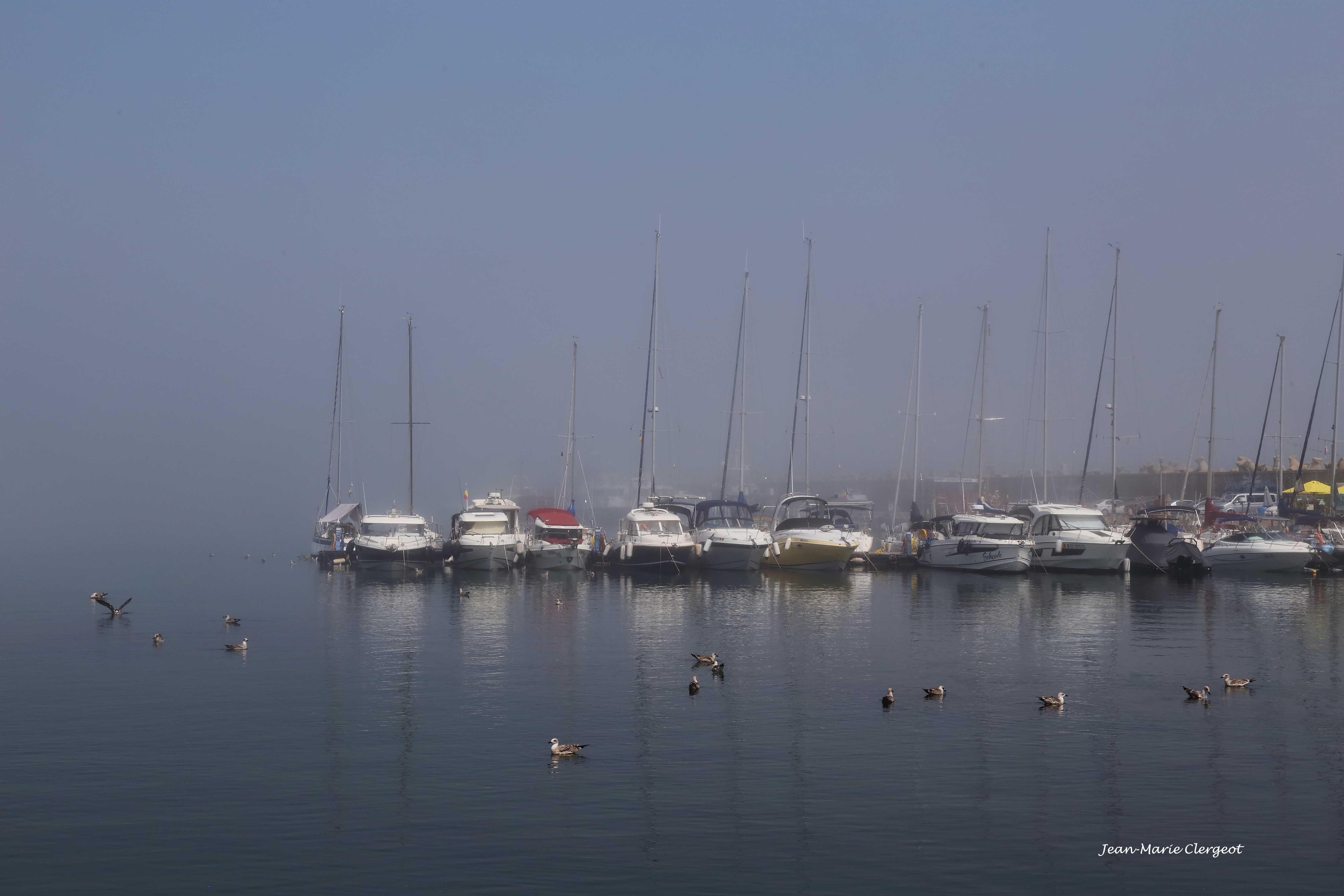 2025 1530 - (Constanta, Roumanie) Le Petit Port au bord de la mer Noire